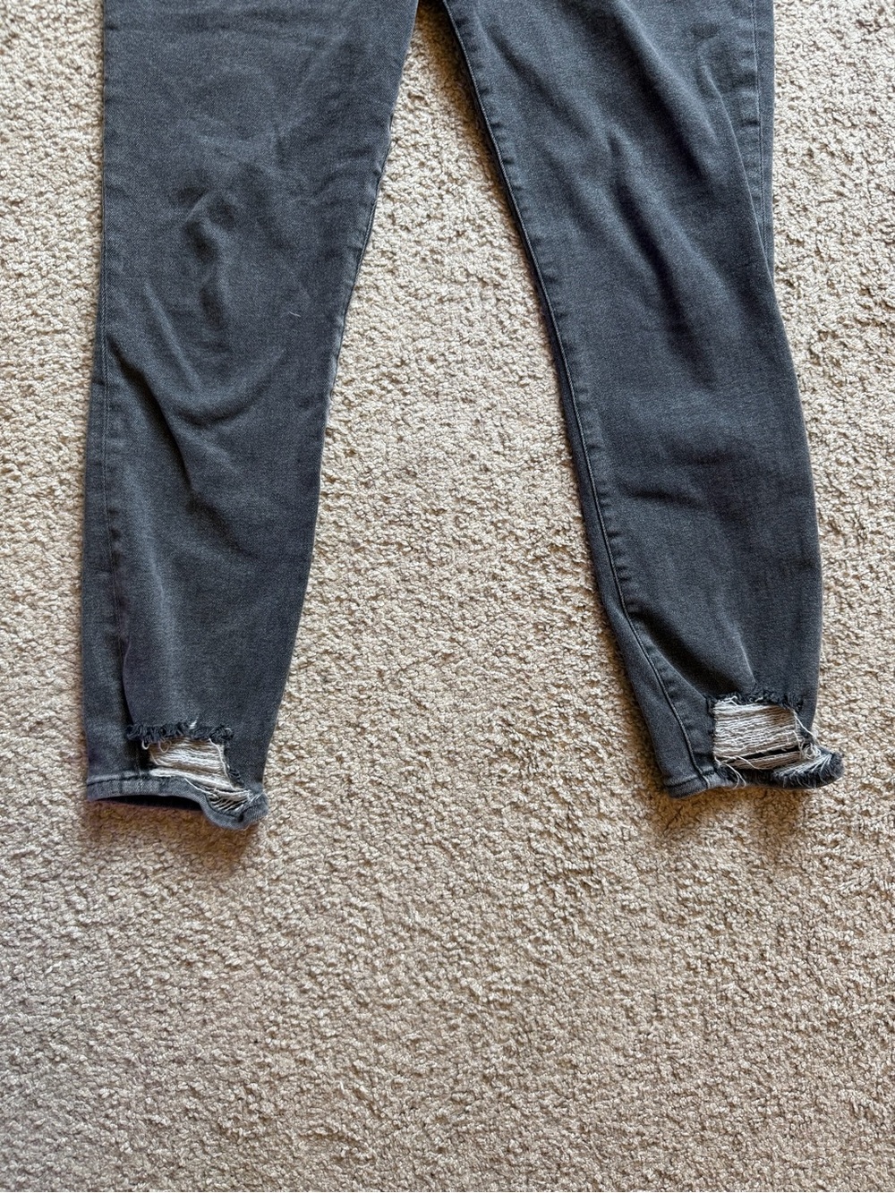 Good American Women's Distressed Hem Skinny Jeans - Picture 3 of 5